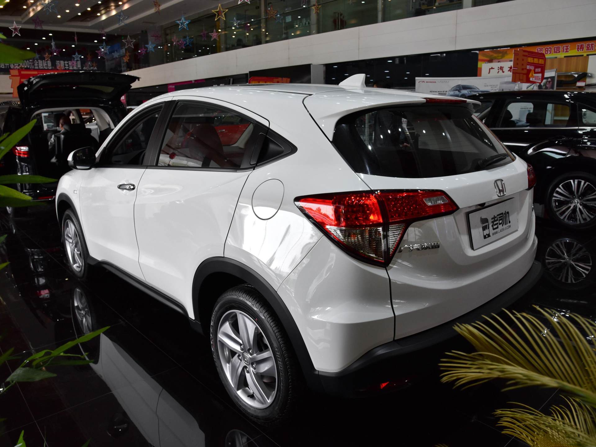 13万出头就能买本田自动挡suv,带你看本田缤智