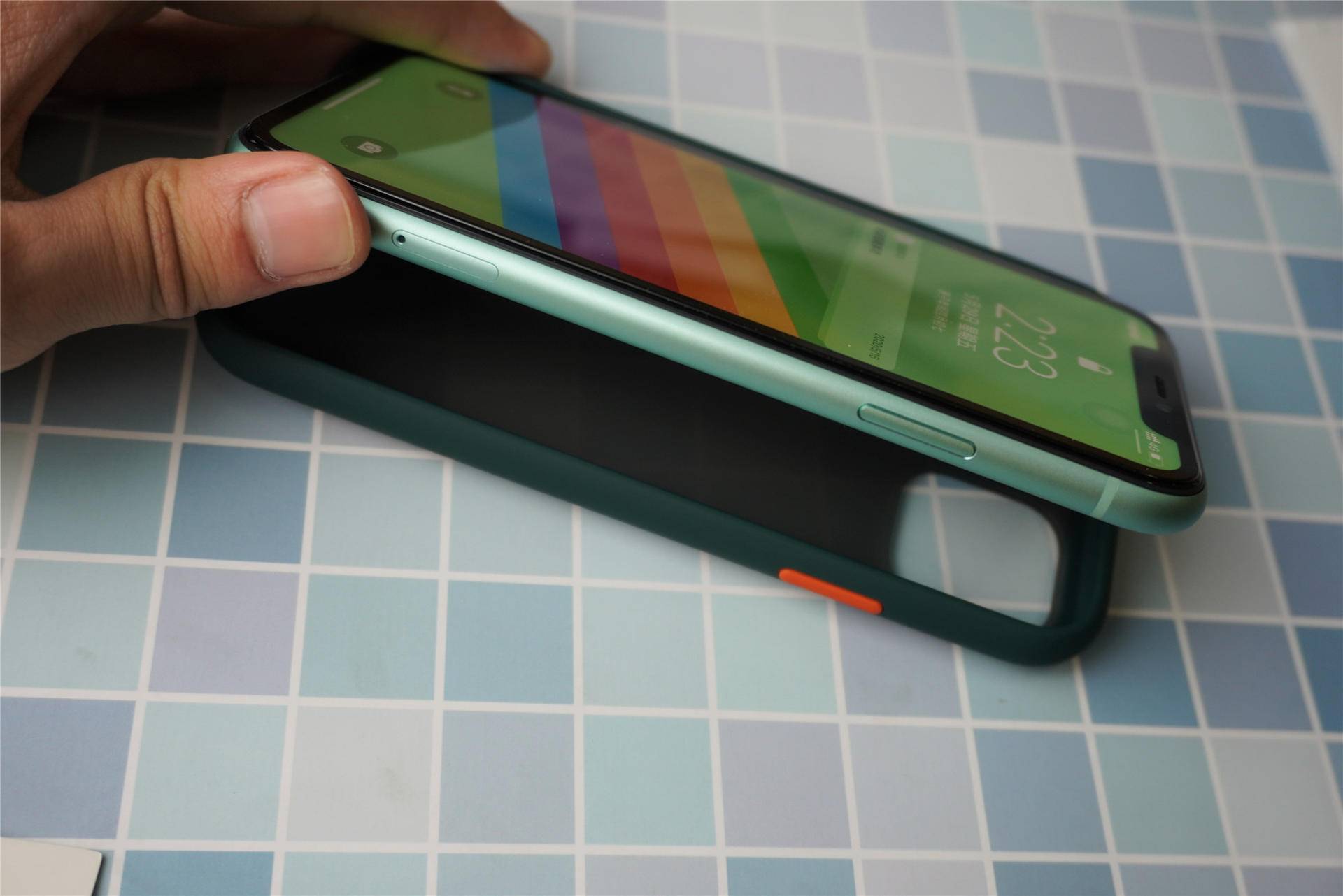 尔白为心仪的iphone 11换套贴膜和保护壳的体验分享：这波不亏