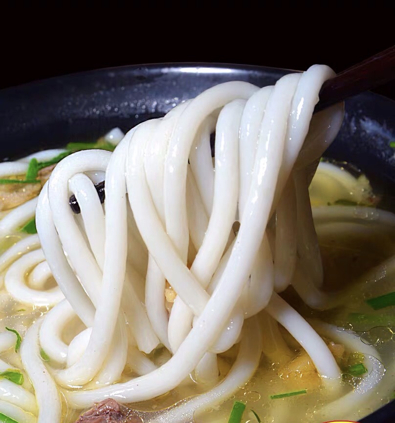 早餐别出去买了，教你在家做花溪牛肉粉，制作简单，看着就有食欲