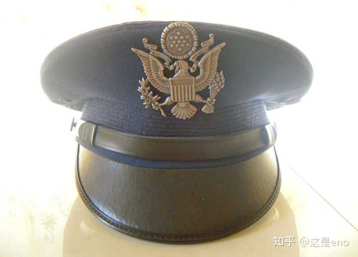 纳粹德国军服的设计是否过誉，有哪些设计闪光点至今仍被采用？