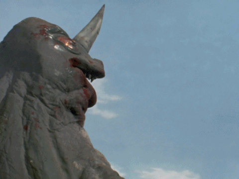 剧中多次使用,曾斩断过巴色拉的常春藤,泽米拉王的嘴,还有萨梅