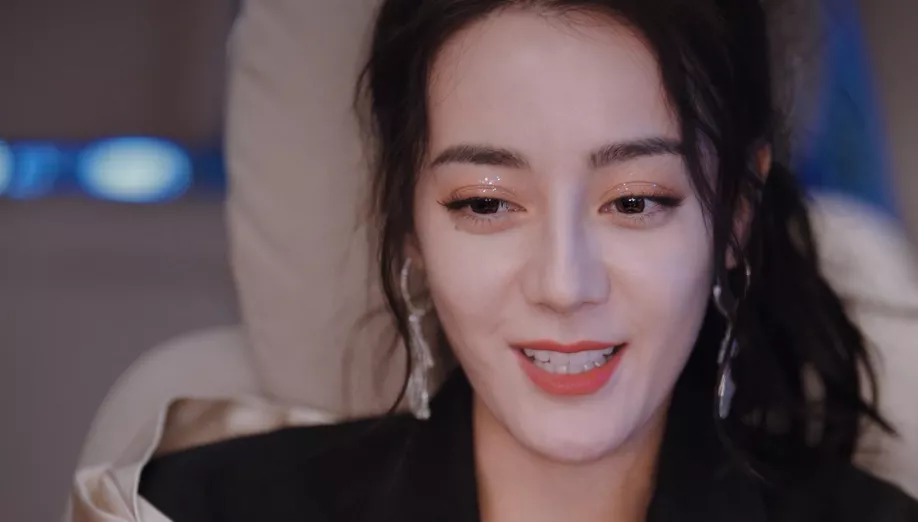 热巴离不开修图?业内带生图和精修对比,直接曝光她七大修图重点