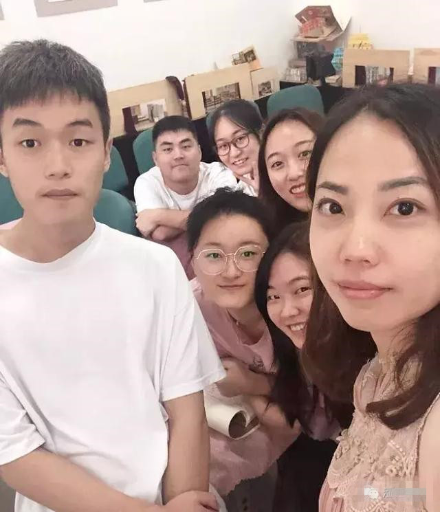 喜迎教师节，泓钰意大利语培训学校今天举行庆祝晚会