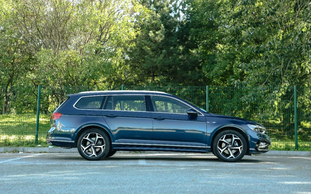 2.0T+DCC可变悬架，比轿车好看，实用性不输SUV