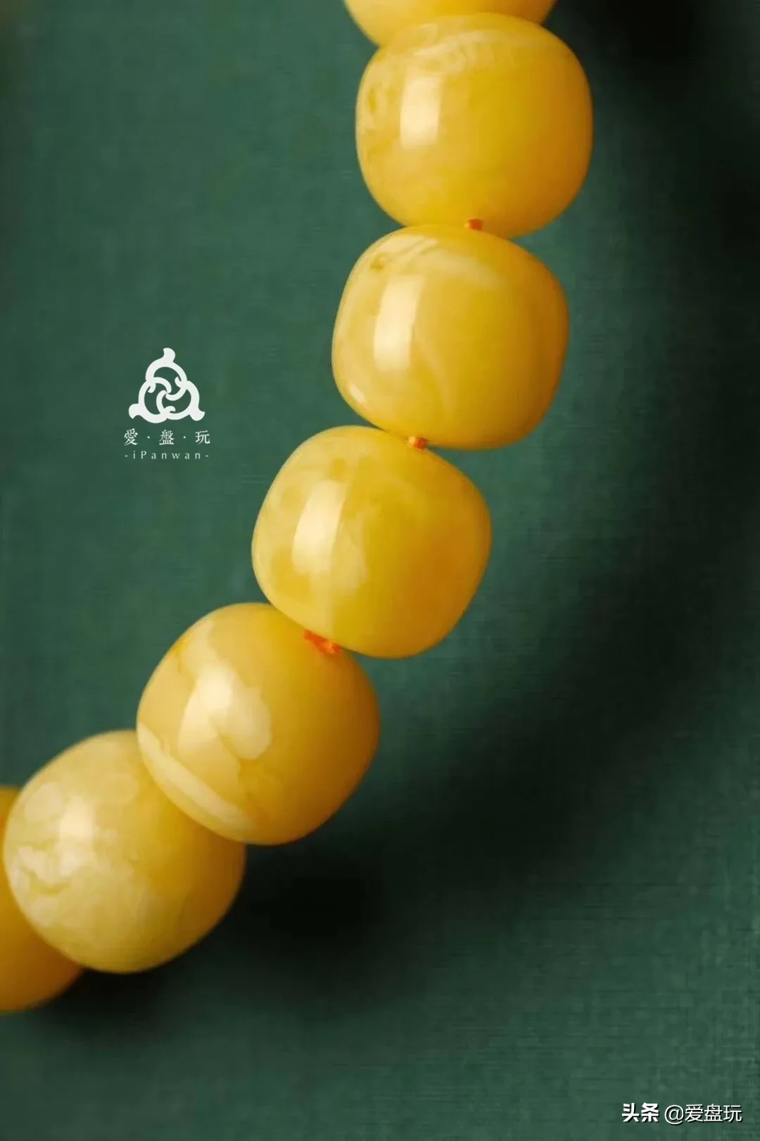 一条红蜜蜡,卖1万?玩友:咋瞅着像豆腐乳成精