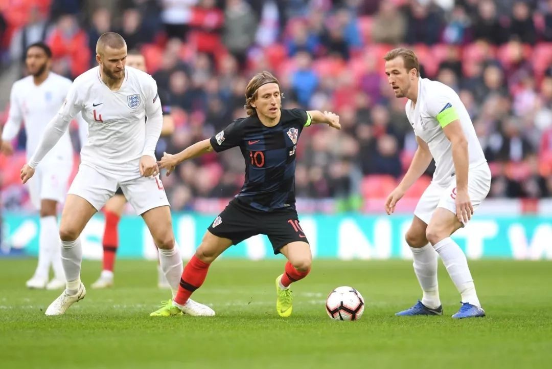 今晚欧洲杯预测比分英格兰对丹麦（凌晨3点CCTV5直播！欧洲杯前瞻：丹麦2：1英格兰，童话王国进决赛）
