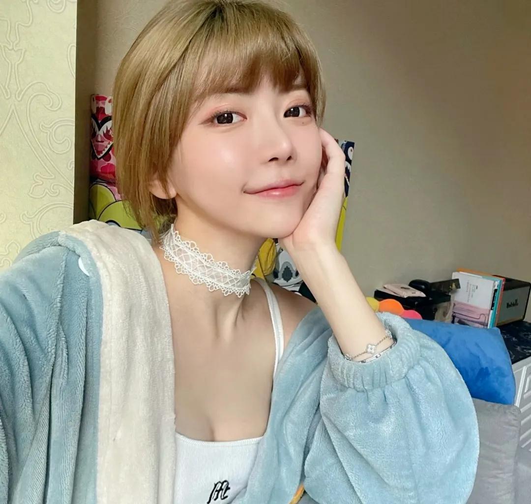 周淑怡性感美照,快来拿图,过时不候的