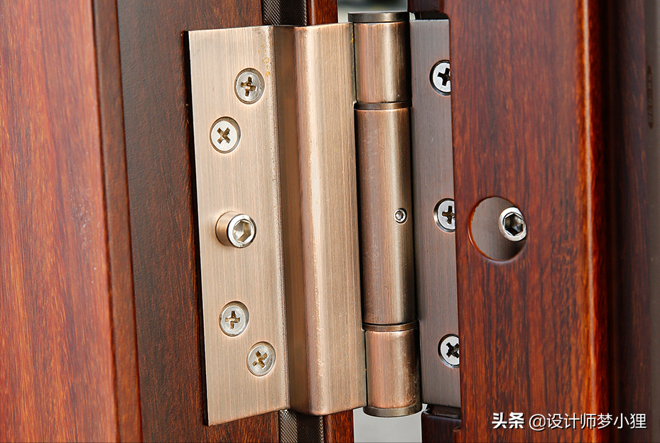 好的防盗门,合页选带防撬点的,且合页数量不少于3个好的甲级防盗门