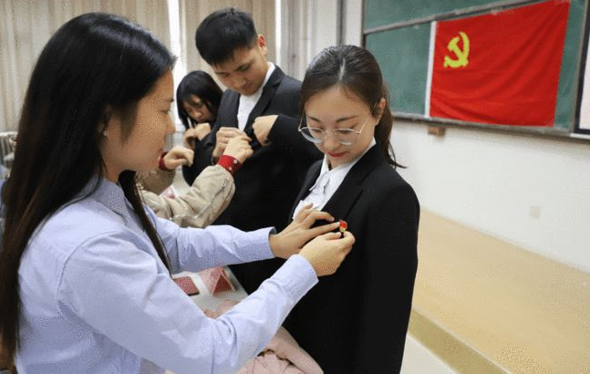 大学生入党也有“硬性标准”，满足条件才能报名，你符合吗？