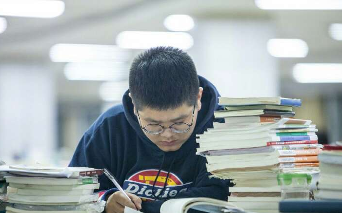 大学生工资分5档，大部分本科生都在最低档，看看你在哪一档