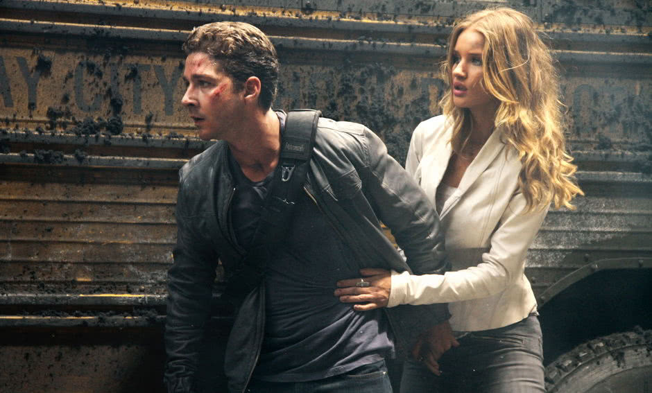 《变形金刚》中,饰演身材很火辣又不失甜美的米凯拉,《变形金刚》之后