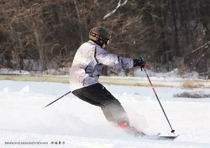 单板滑雪u型场地图(哈尔滨帽儿山高山滑雪场，滑雪发烧友驰骋的乐园)