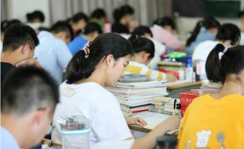 2021安徽一本投档线公布：多所名牌院校遇冷，考生却高兴不起来