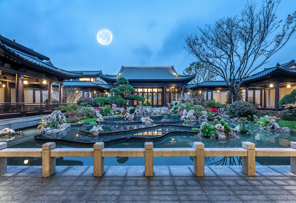 杭州滨江盛元湘湖里与九宾湿地的枯山水打造手法相对的是,湘湖里