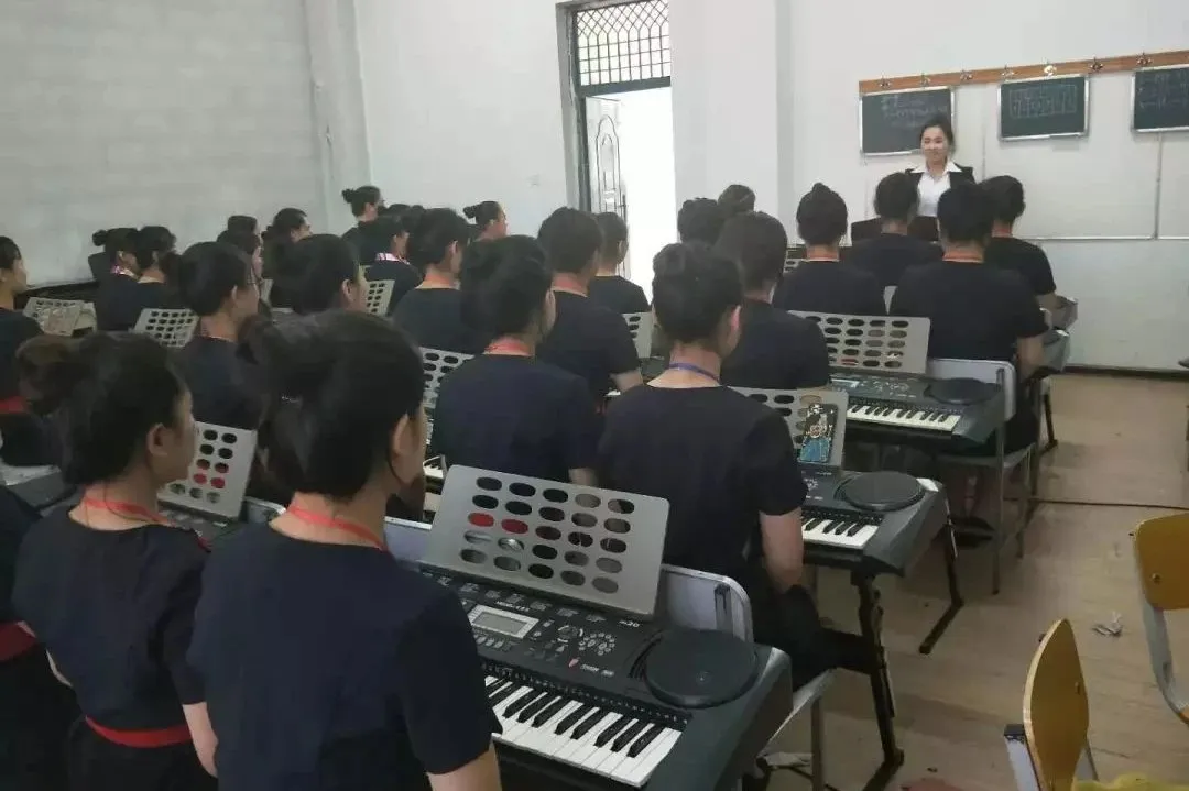 线上看校园 || 带您走进哈尔滨铁建工程高级技工学校