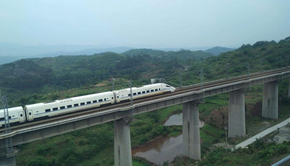 江苏拟建一座高铁站，投资2亿，正处于前期准备中，就在泰州