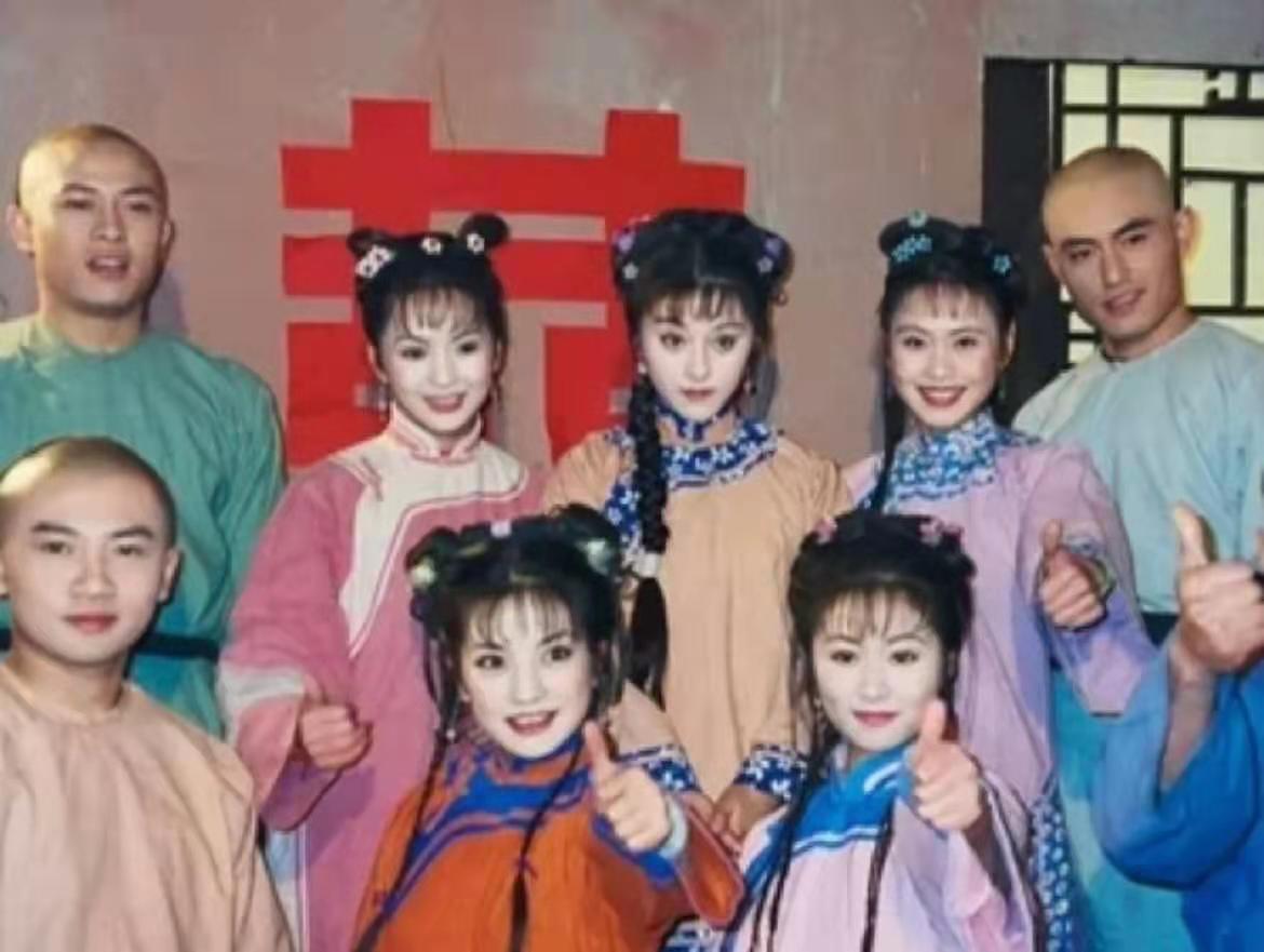 《还珠格格》开播23年：主演险全军覆没，杀妻、出轨、撞人太唏嘘