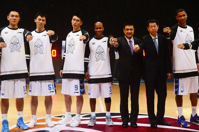 中国人哪些人拿nba戒指(“大圣”谢幕！第一位同时拥有NBA和CBA总冠军戒指的球员足够传奇)