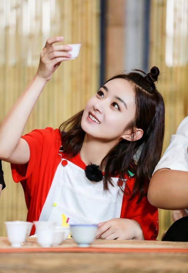 出身农村家庭，没上过大学，赵丽颖成名后却一条微博引来争议