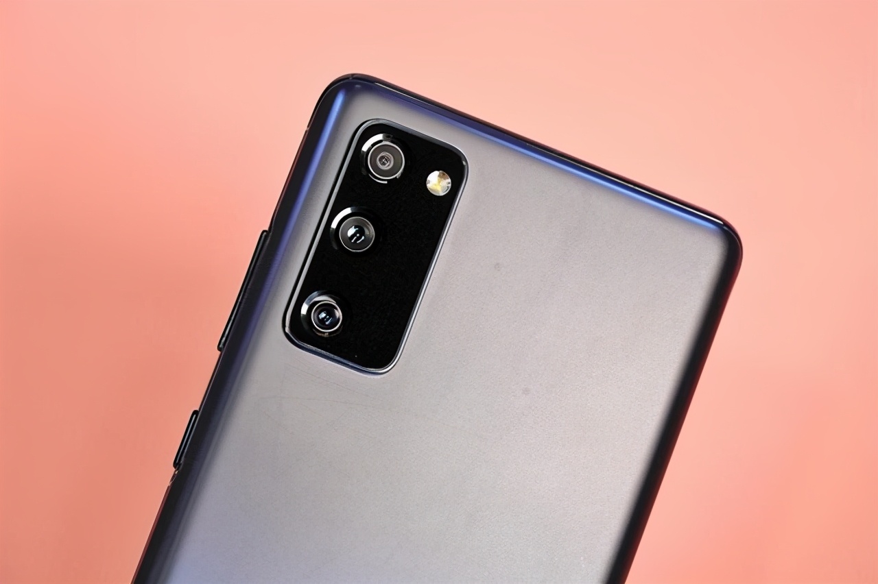 三星s20fe直降1000元 比iphone 11更值得入手