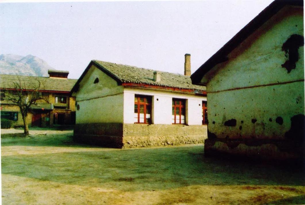 他是西北交通事业的重要开拓者，创建陕西名校，获彭德怀赞誉！