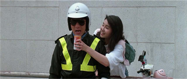 警察故事2朱滔(1988年，成龙开拍《警察故事2》，张曼玉为此受伤缝了十几针)