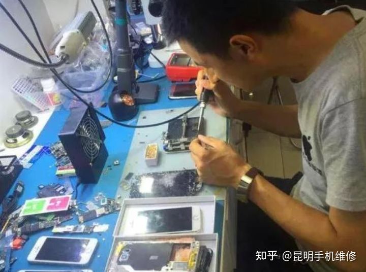 oppo手机换个屏多少钱（oppo手机换个屏幕多少钱）
