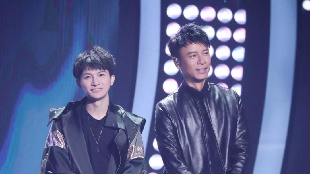 从那英“弃徒”到晚会“担当”，周深用7年时间完成了逆天改命