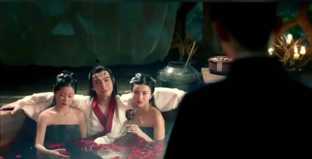 三生三世：白浅三次看到离镜美人在怀，两人的心里活动都大有不同