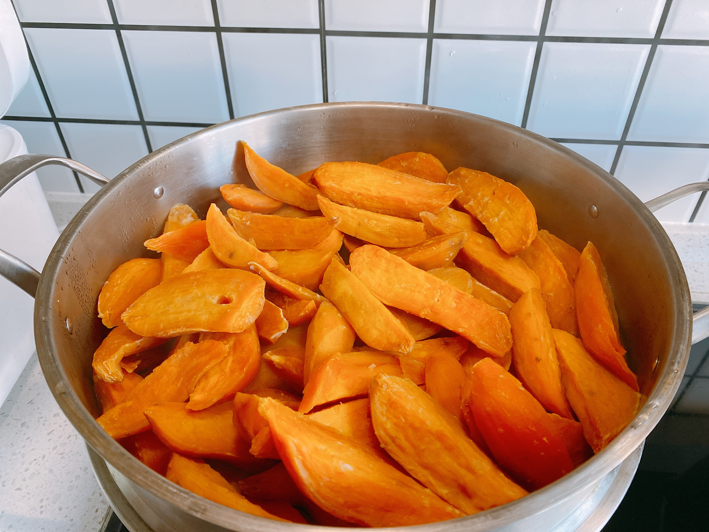 晒红薯干，用上这个老方法，牢记3个技巧，软糯不发硬，Q弹有嚼劲