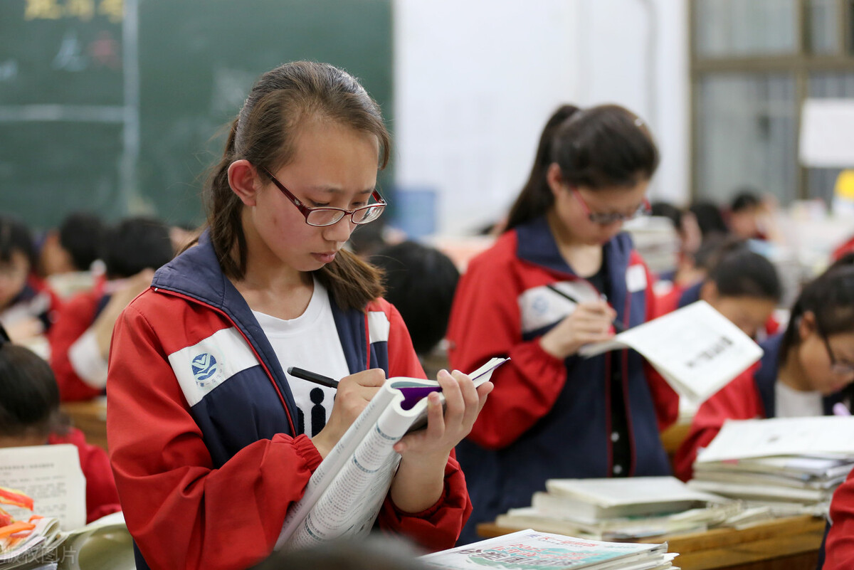 高考应急手册：考生期间生病/来“大姨妈”怎么办？请转给考生