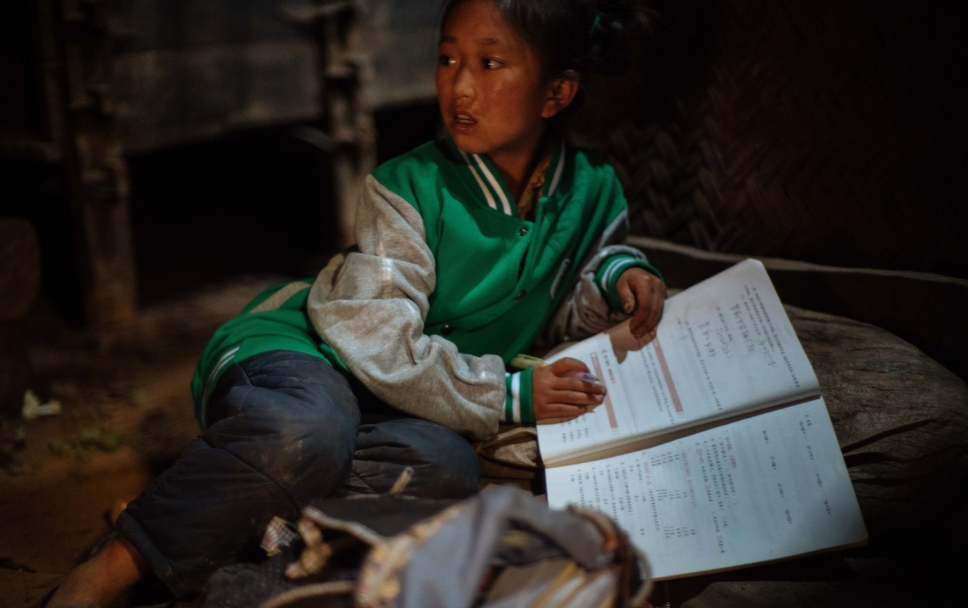 那个一天只花10块钱的清华贫困生,为何让人感动?