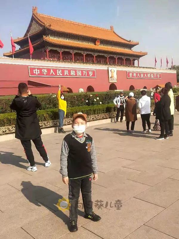 “爸爸,咱家的床好像在转”内蒙古单亲爸爸带脑瘤儿子进京求医路