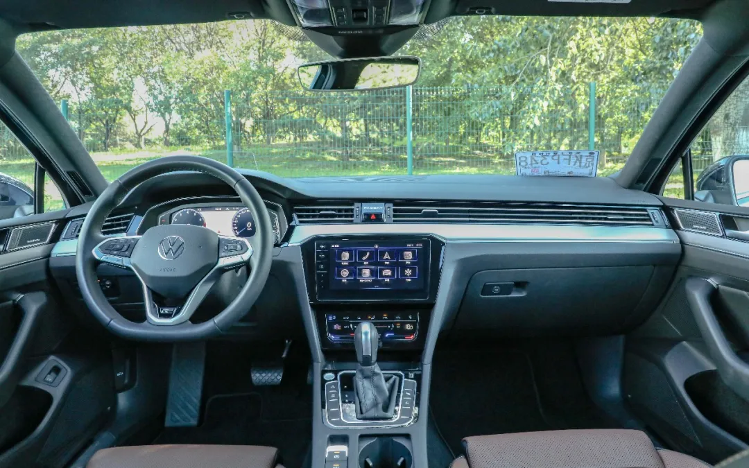 2.0T+DCC可变悬架，比轿车好看，实用性不输SUV