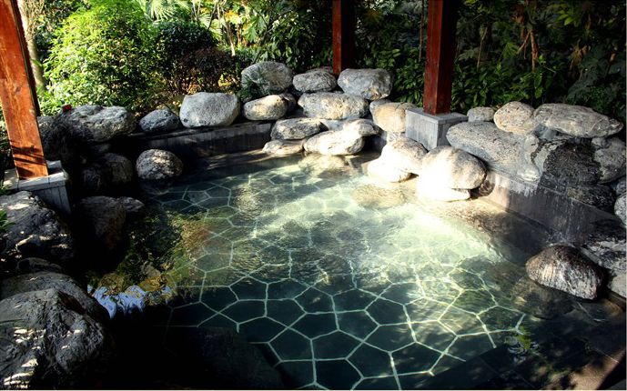 成都国色天香团购（泡温泉、看雪山、感受民族风情……成都父母冬日遛娃泡汤攻略）