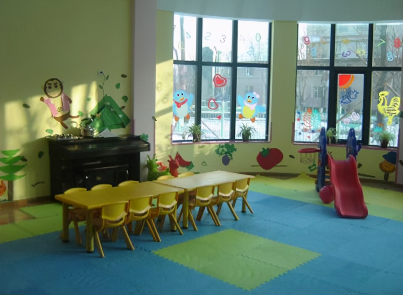 “老师啪啪打我脸”孩子回家告状，看完监控，宝妈道歉了