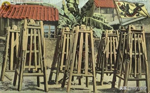 桎梏是古代木制的狱具,包括桎,梏,拲(gǒng),都是束缚囚犯手脚的狱具.