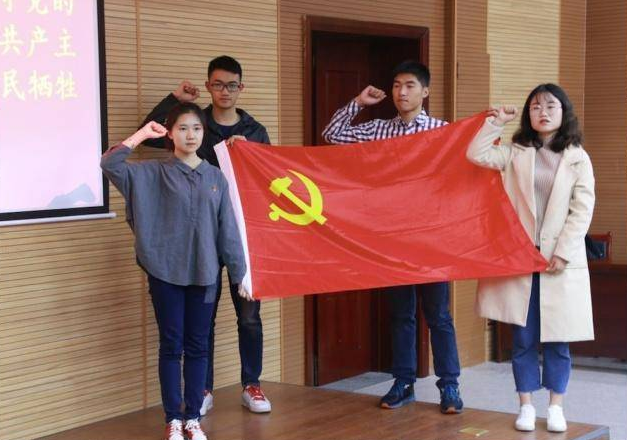 大学生入党难，很多学生都没有达标，想入党大一就要做好规划