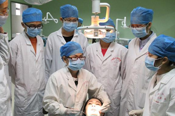 辽宁“没落的”医科大学，曾经是全国第一高校，如今却是双非大学