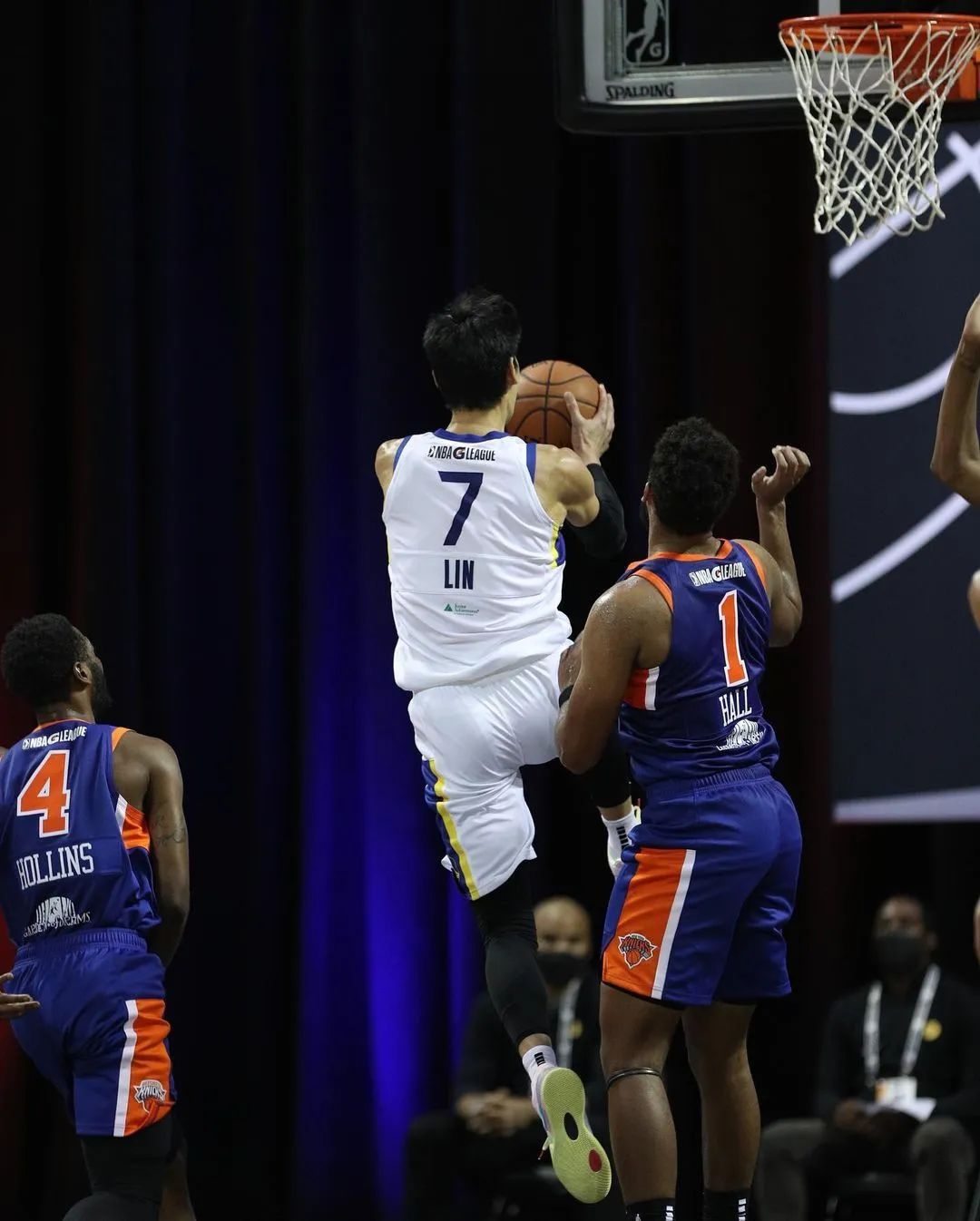 林書豪為什么沒人要nba（NBA沒人要？簽名鞋被一拖再拖？林書豪的生涯真正跌倒了谷底？）