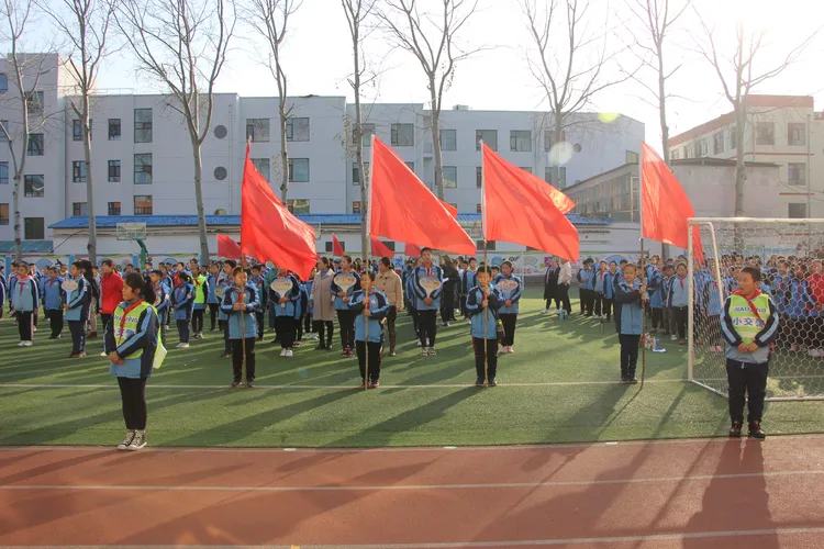 cba啦啦队王浩然(长治市屯留区树人小学顺利举行2019年秋季田径运动会)