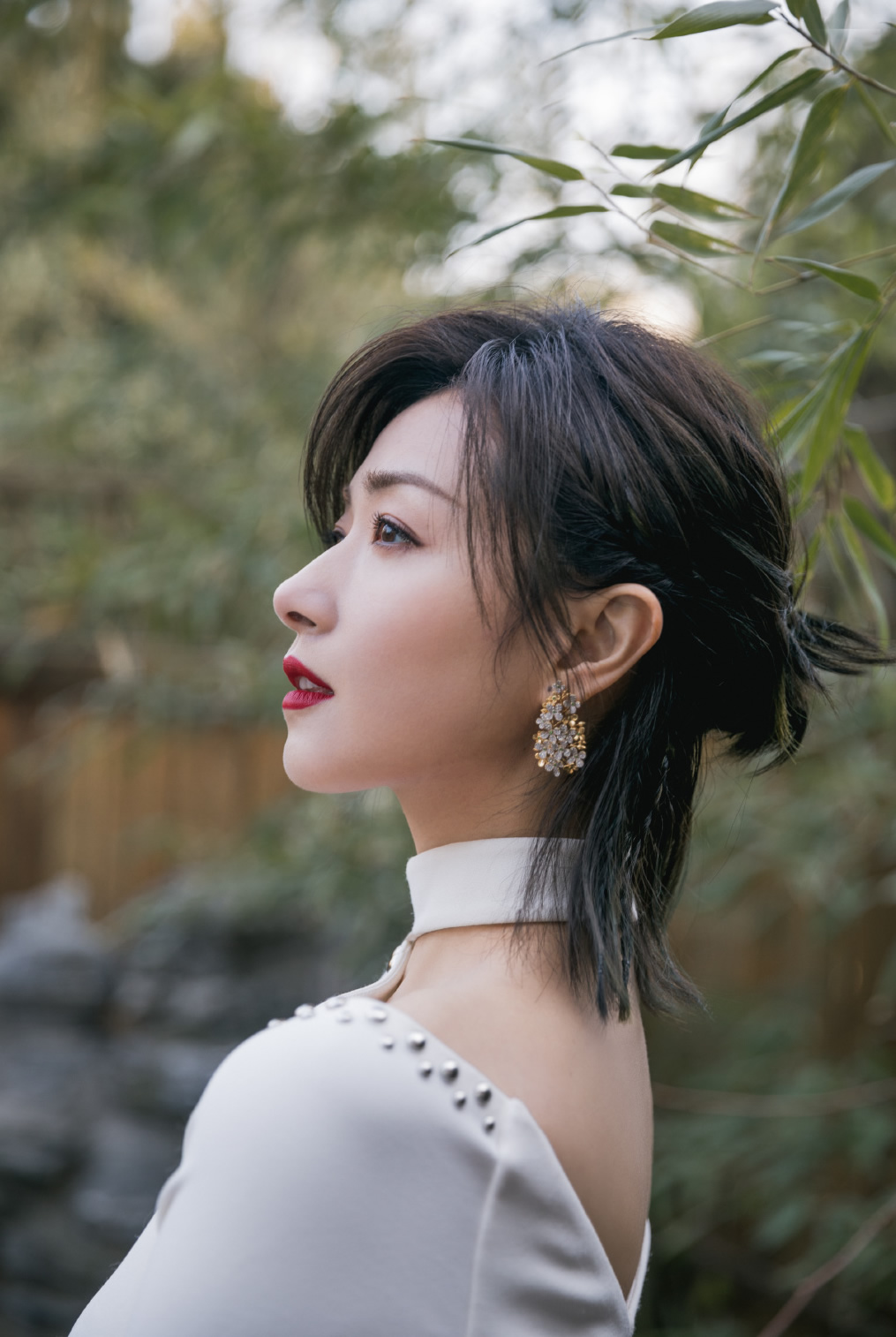 中长发直发发型图片女(35岁左右的女人留什么发型好看) - 赤虎壹号