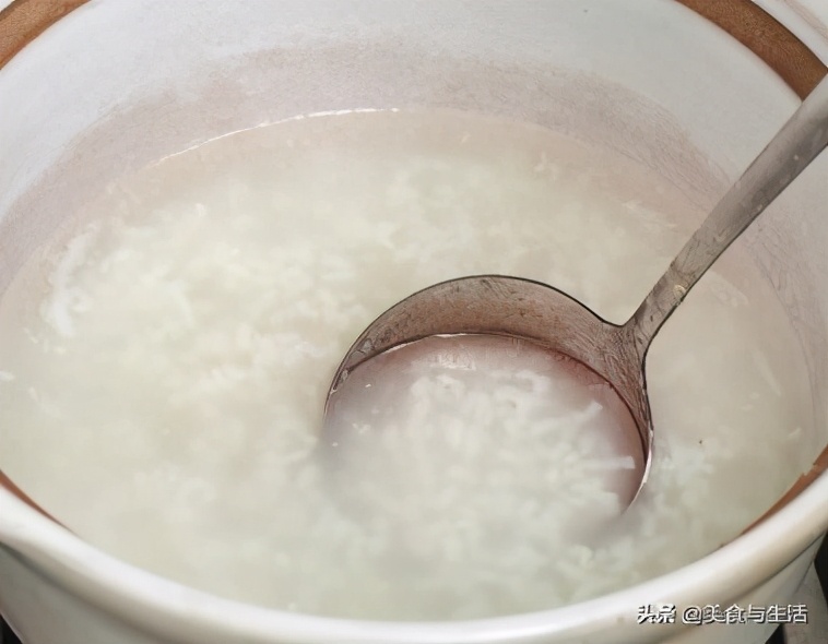 玉米粥怎么做（新鲜玉米这样煮成粥挑食的孩子都能喝两碗）