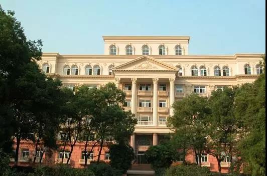 袁隆平母校，重庆历史最悠久的大学，占地8000余亩，被誉为