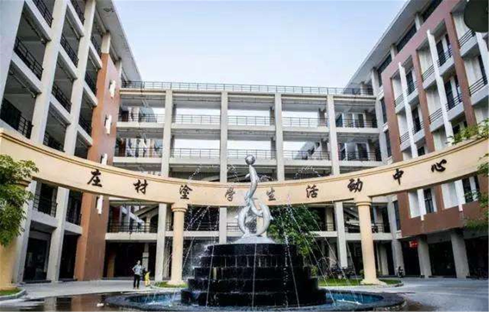 厦门华厦学院VS厦门工学院，两者录取分数均不高，哪所实力更强？