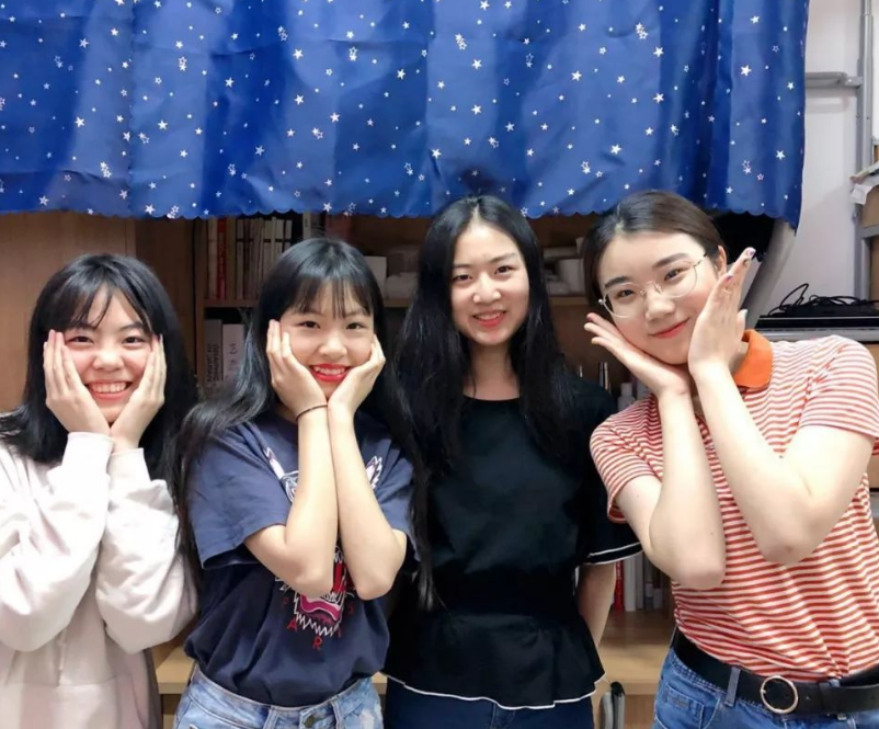 女大学生宿舍关系有多复杂？6人宿舍12个群，校园版“甄嬛传”？