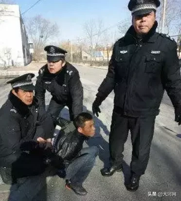 服!这位校园保安大爷可真的有点厉害……