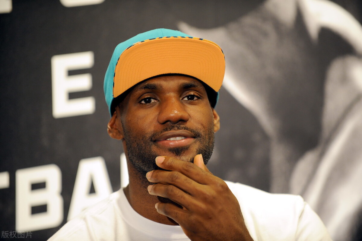 nba球鞋为什么脚趾变形（身高2米18穿59码，那詹姆斯脚趾变形后，穿多大码的球鞋才舒服？）