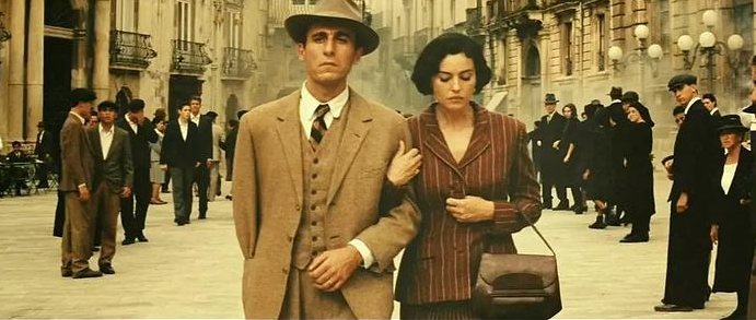 《西西里的美丽传说》：玛莲娜有多美，全镇男人的反应说明了一切