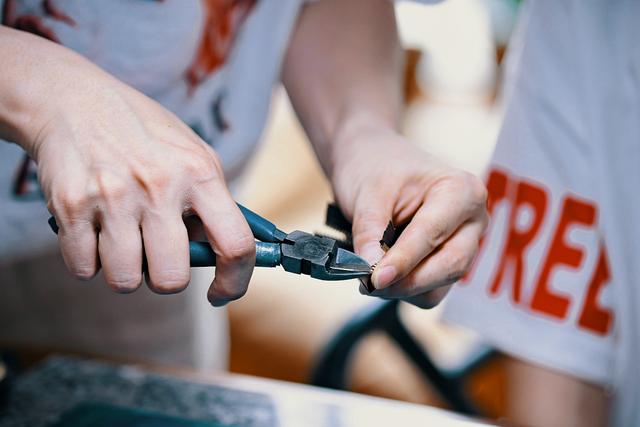 手工皮具基础班：工艺、工具、皮料、版型我们应该从哪开始学习